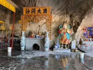 Chùa Hang Son