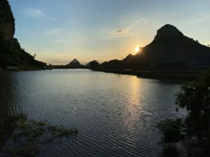 Chùa Hang Son