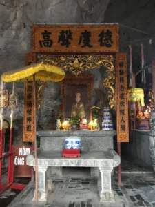Chùa Hang Son
