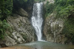 Thác Khuôn Tát