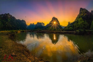 Núi Mắt Thần