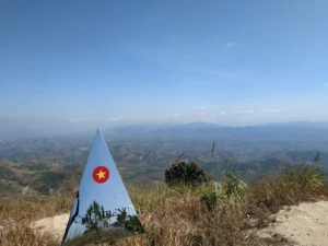 Cột mốc Chư Hreng - Kon Tum