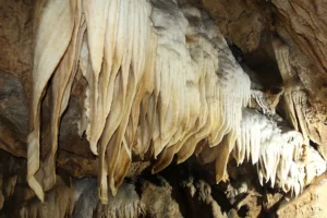 Động Thiên Cung Suối Giàng