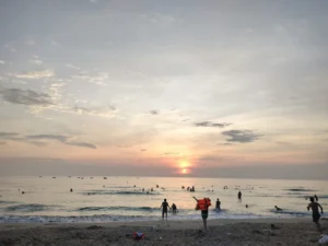 Bãi biển Tân Trà