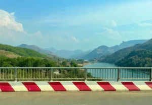 Cầu Vạn Bú