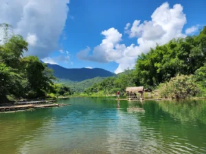 Chèo bè tre Suối Chàm