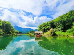 Chèo bè tre Suối Chàm