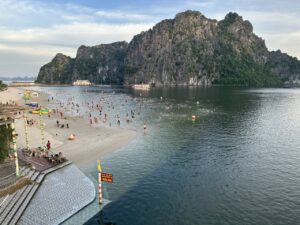 Bãi Tắm Quảng Hồng
