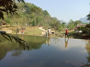 Hang cá thần Văn Nho