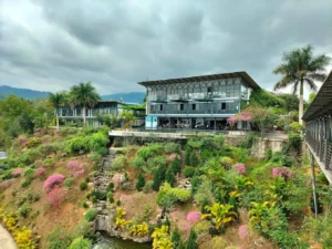 Suối nước nóng bản Bon