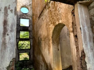 Tu Viện Cổ Tả Phìn