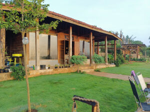 LakHill Farmstay