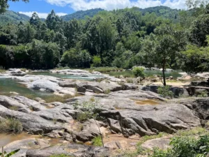 Bãi tắm Suối Dầu