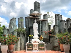 Chùa sắc tứ Linh Thứ