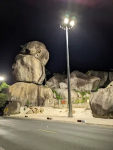 Đá Ba Chồng