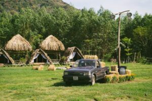Lữ Quán Village