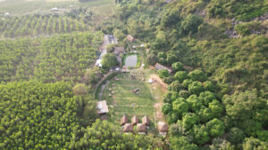 Lữ Quán Village