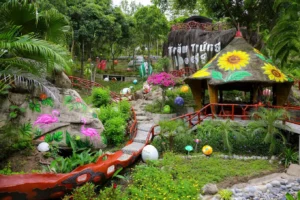 Khu Du Lịch Trăm Trứng - 100 Egg Theme Park