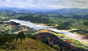 trekking đỉnh Langbiang