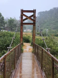 Cầu treo Nước Tây
