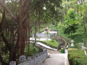 Mộ Bà Hoàng Thị Loan