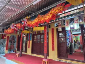 Đền Cô Bé Suối Ngang