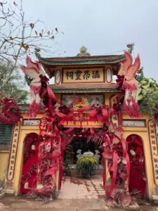 Đền Cô Bé Suối Ngang