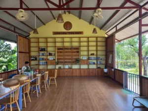 Nông trại Hồ Vàng