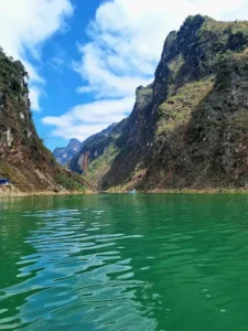 Bến thuyền hồ thuỷ điện Khau Vai