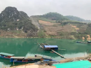 Bến thuyền hồ thuỷ điện Khau Vai