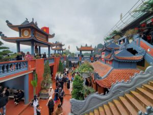 Đền Chúa Thác Bờ