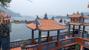 Đền chúa Thác Bờ