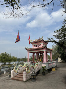Đền Thánh Mẫu Trà Cổ