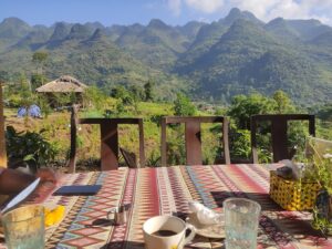 Tớ Dày Du Già Village