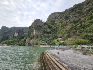 Hang Đầu Gỗ