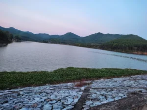 Hồ Đình Trắng (Hồ Va)