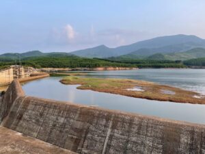 Hồ thủy điện Khe Tân