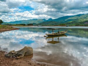 Hồ thủy điện Khe Tân