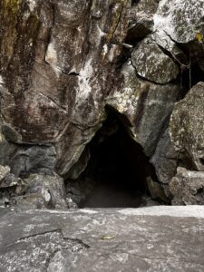 Thủy Tiên Sơn Động