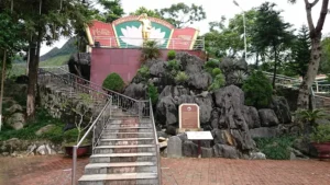 Bia tưởng niệm Đường Hạnh Phúc