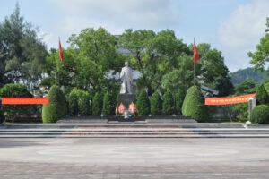 Đường Hùng Vương - DT342