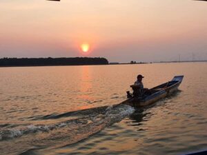 Nhà nổi du lịch Anh Phương