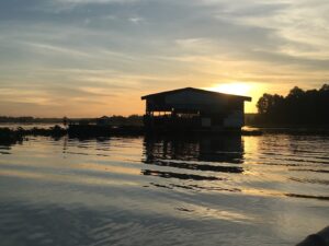 Nhà nổi du lịch Anh Phương