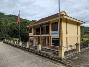 Nhà trưng bày di tích đường kéo pháo