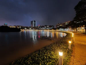 Phú Mỹ Hưng - Công viên Hồ Bán Nguyệt