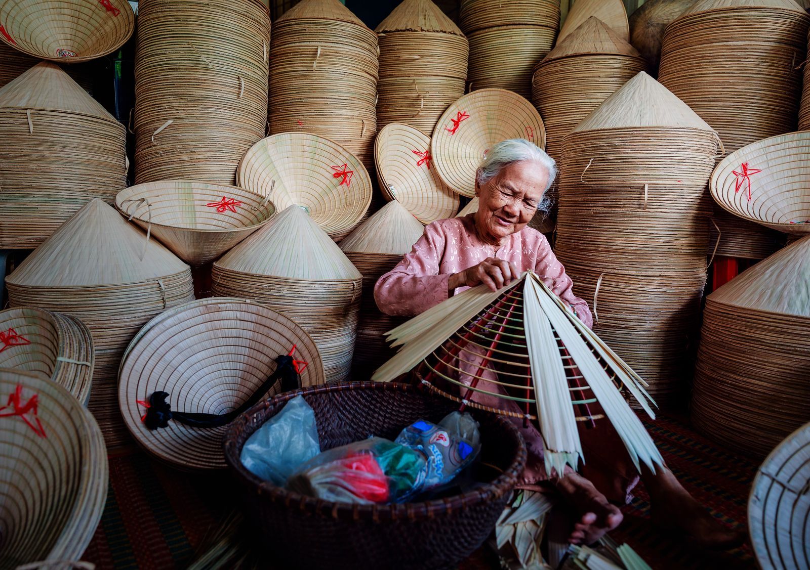 traditional-clothes-in-vietnam-2.jpg