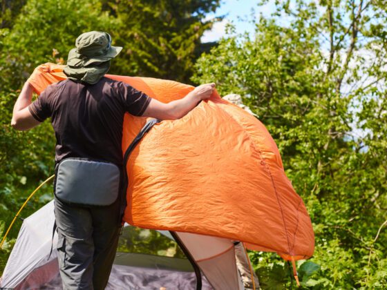 washing a tent_thumb