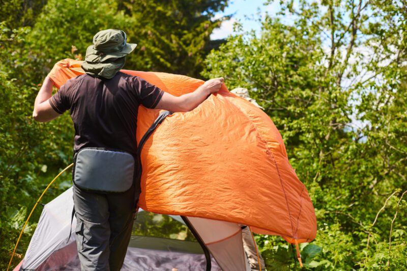 washing a tent_thumb