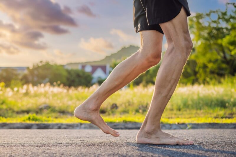 barefoot running benefits_thumb-min