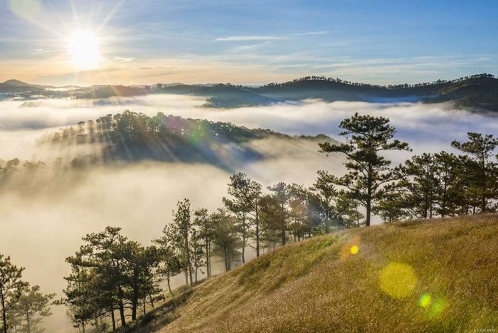 best sunrise views Da Lat_thumb